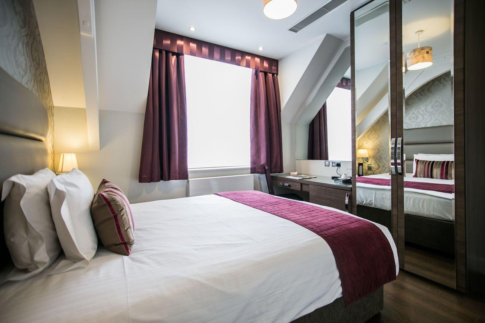 The Pillar Hotel London Exteriör bild